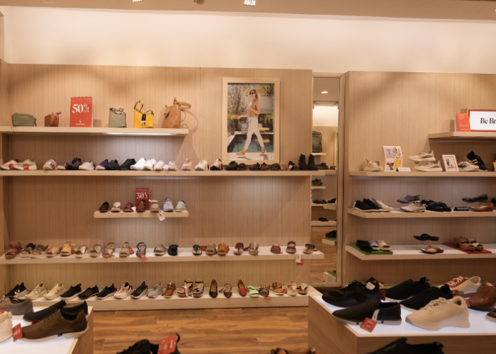 Airia Mall, Gurgaon- Brand Store-Hush Puppies (4)